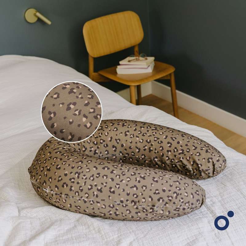 Doomoo Pernă pentru alăptare/sarcină - Leopard închis 