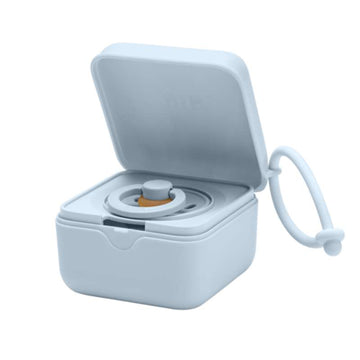 BIBS Accessories Pacifier Box - Sutteboks m. Plads til 3 Sutter - Baby Blue