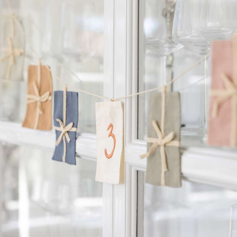 Sebra Fødselsdagsranke i Økologisk Bomuld - Gaver - Tal 0-9