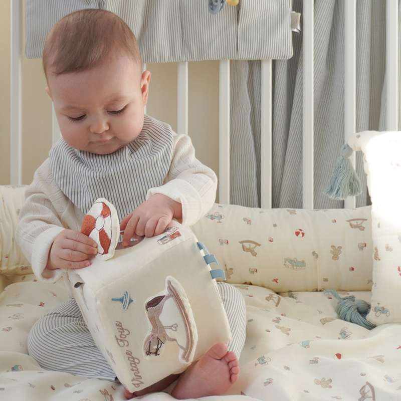 Cam Cam Copenhagen Dé à activités - OCS - Jouets vintage 