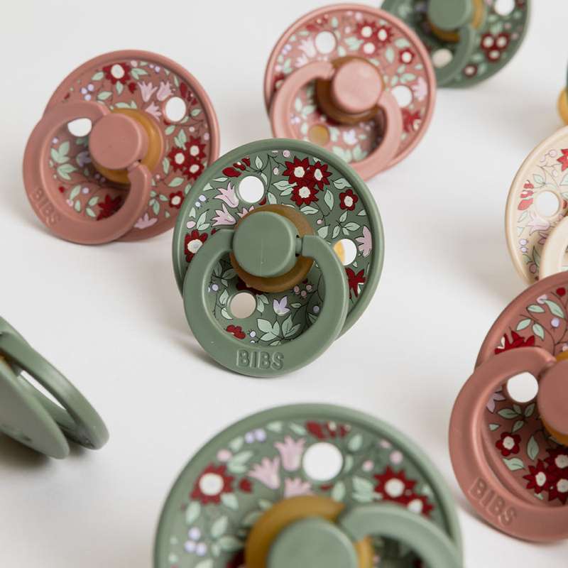 Bibs Kulatý Colour Dudlík - 2-balení - vel. 2 - přírodní guma - Liberty - směs heřmánku/borovice 