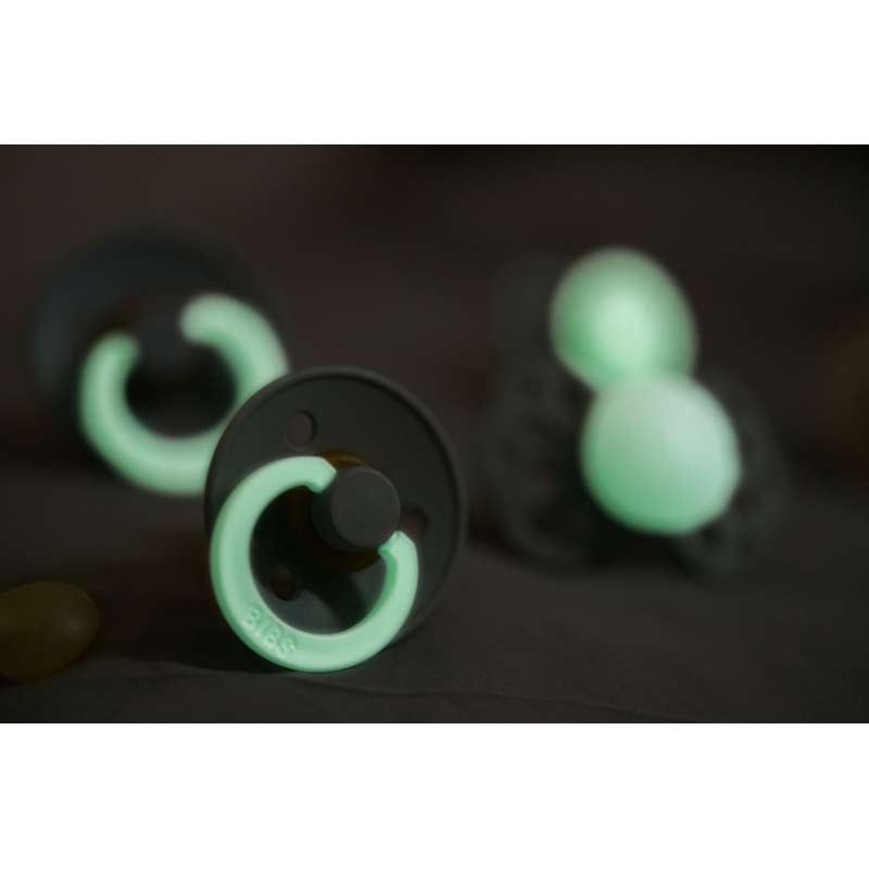 Bibs Round Colour Pacifier - Sample pack - 8 pcs. - sz. 1 - GLOW - Dark Oak 