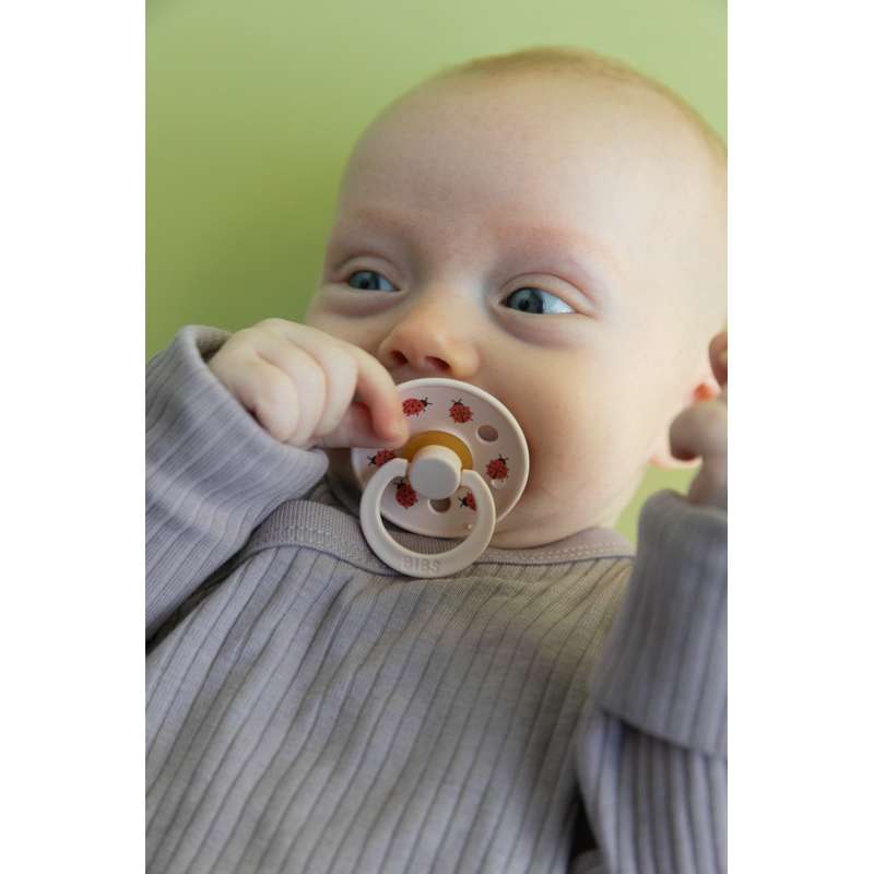 BIBS Rund Colour Sut - Str. 3 - Naturgummi - Studio - Ladybug - Sand
