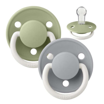 BIBS okrogla duda De Lux - 2-pak - univerzalna velikost - silikon - GLOW - Sage/Cloud
